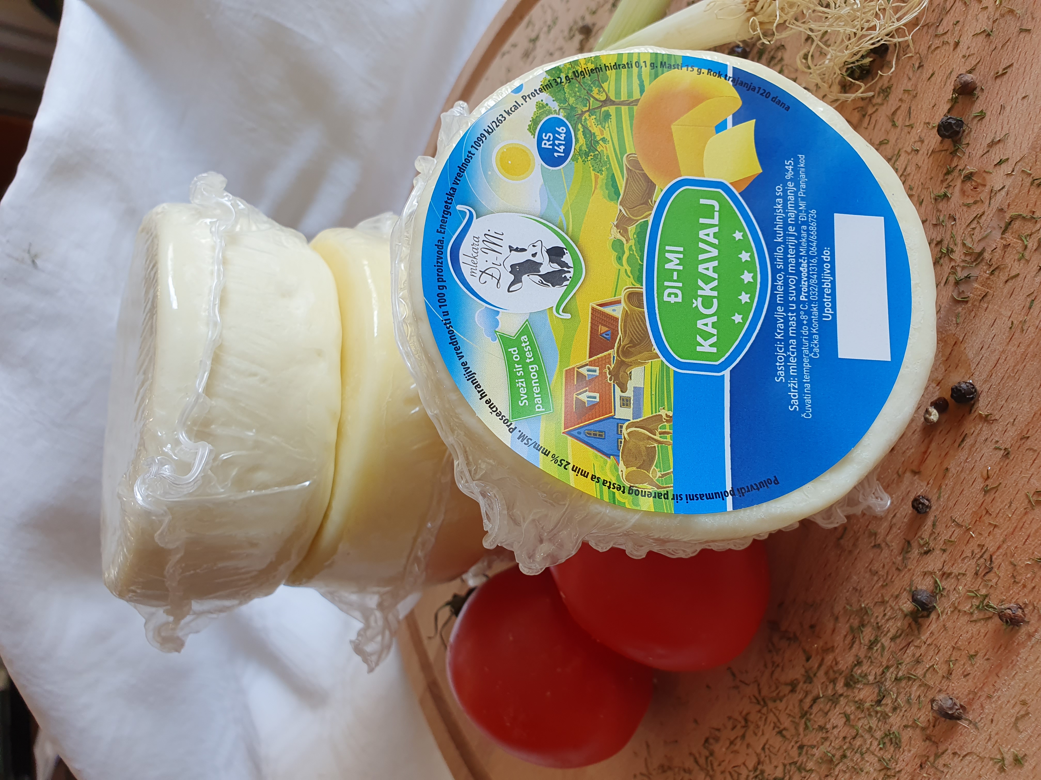 Kačkavalj - punomasni sir od parenog testa